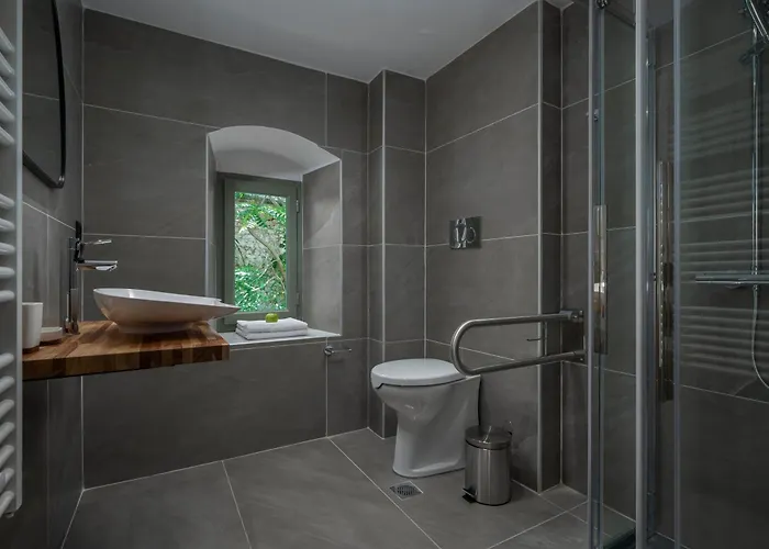 Arca Deorum Bed & Breakfast Vitina